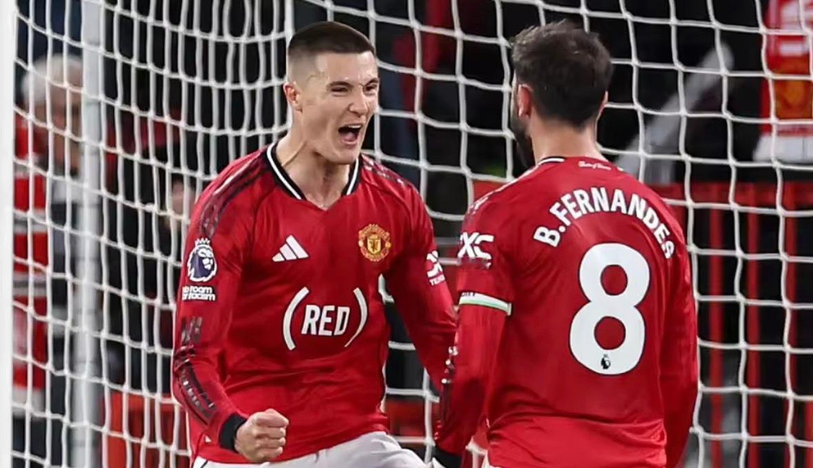 曼联拍卖布伦特福德赛事球衣资助艾滋病防治公益曼联将拍卖球员在星期一晚间对阵布伦特