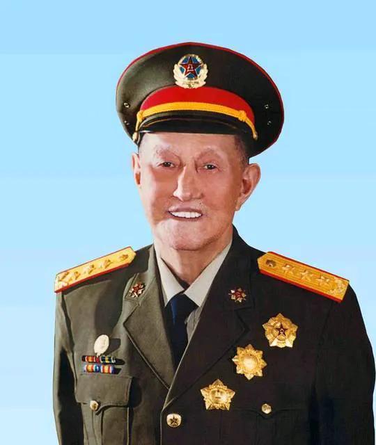开国上将洪学智家庭成员

洪学智：安徽金寨，1955年授衔上将，
1988年再次