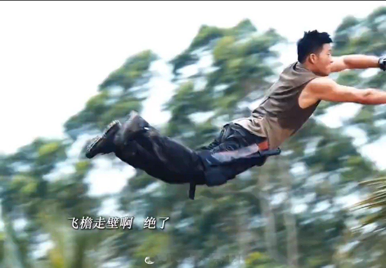 赵仁杰打戏每一帧都在我的爽感上 赵仁杰的打戏自带节奏！出拳、射击、闪避，每个动作