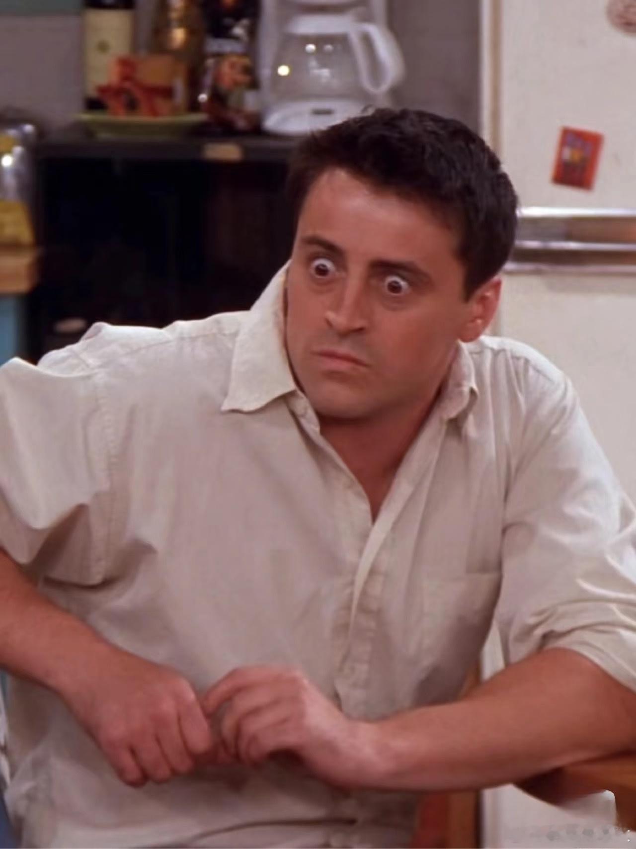 女孩失联一周竟是躲房间玩手机一周都没找房间吗？无语了，家长怎么找的啊，找到的时候