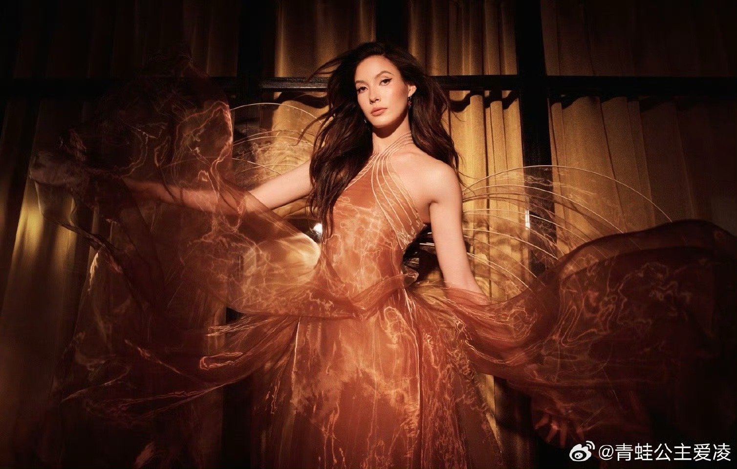 谷爱凌多次公开表示母亲谷燕是她人生最重要的支柱，这种幸福感源于母亲十五年如一日的