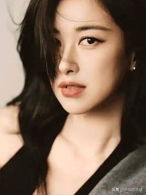 看一个人怎么样，先看他身边都是啥人。

总跟闲人聊家长里短，日子难免过得浑浑噩噩