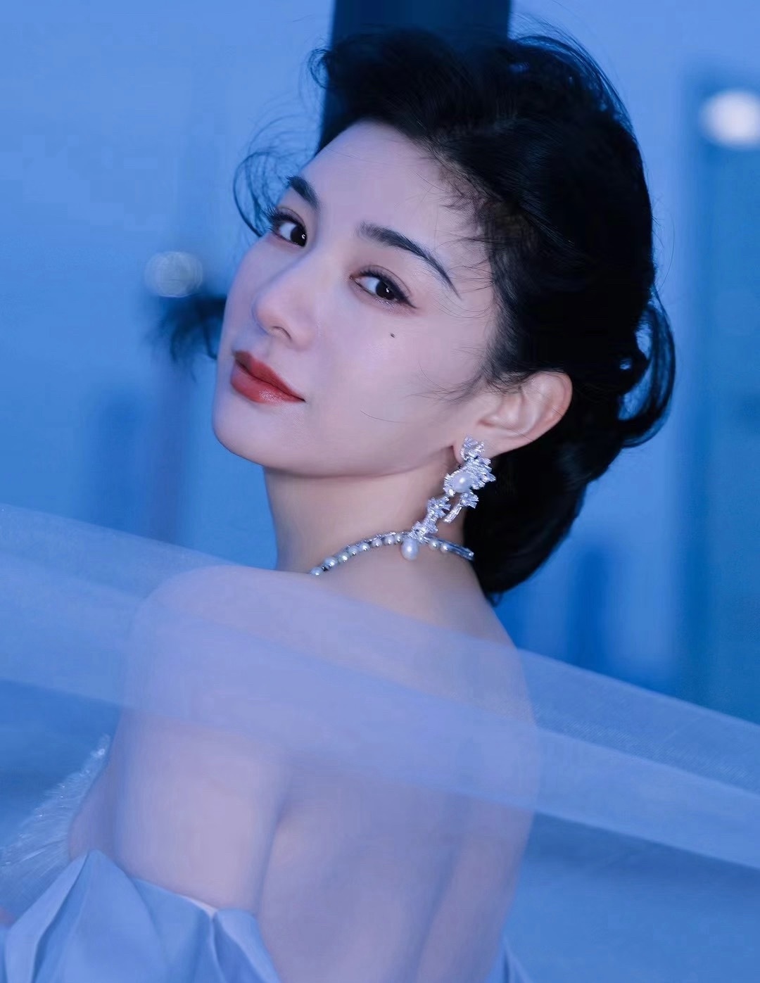 黄奕跨界做AI制片人黄奕已用个人形象制作AI短片内娱转型图鉴更新！演员集体往后走