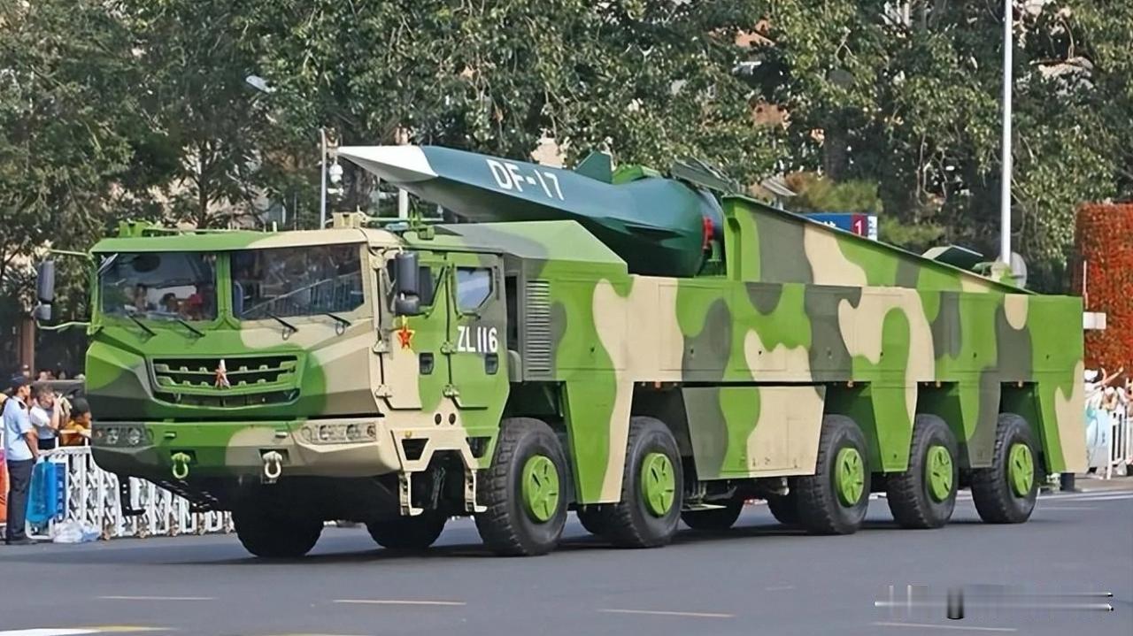 连续两日亮出实射画面！火箭军60周年释放的战略信号清晰有力
 
近日，央视军事连