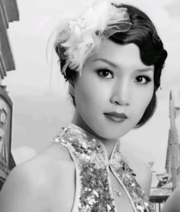 1947年，顾祝同执行军务，路过家乡，偶然想起结发妻子，于是回家去看望，谁知进门