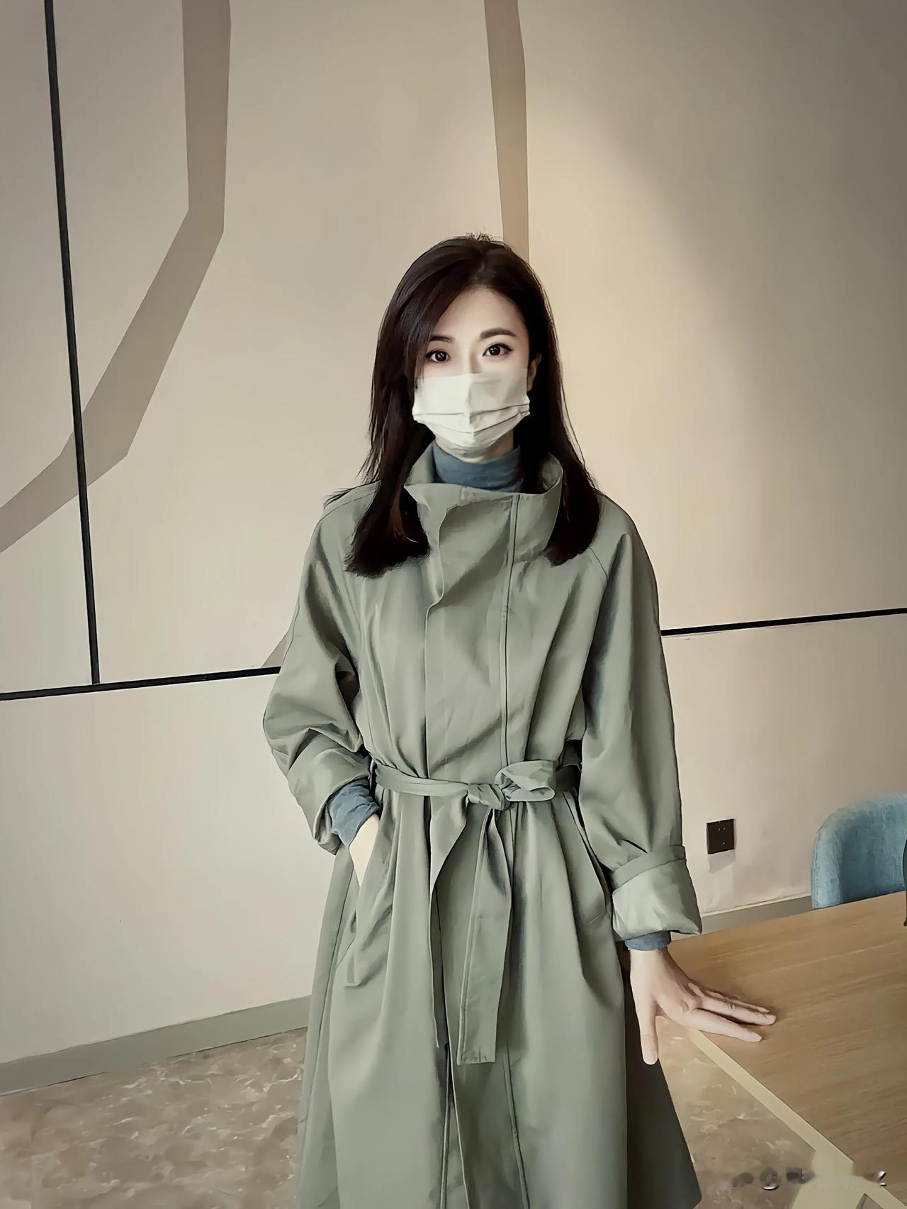 我们和牛的区别不大，牛只是任人牵着，不会说话，不会思考，我们人也是任人牵着，会说