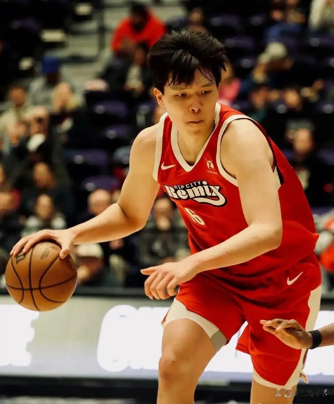 虽然下放至NBA发展联盟，但是说句实在话，发展联盟也是具备很高的竞技水平。

不