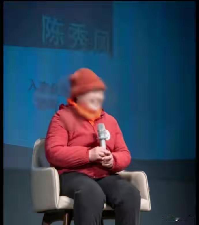 很傻很天真


在名校门口卖鹅腿的"鹅腿阿姨"翻车了，被曝长期用鸭腿冒充鹅腿来售