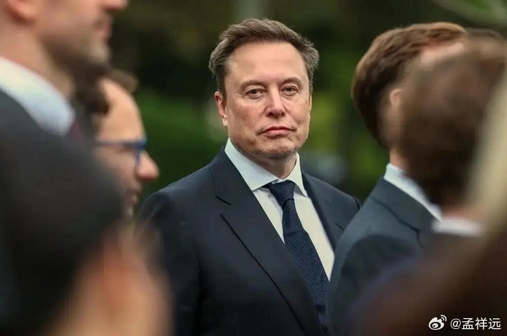 马斯克2025年薪酬1583亿美元虽然是股票激励，但相当于年薪上万亿元了，合理不