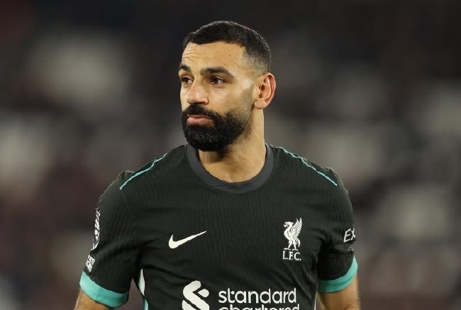 利雅得新月这操作，一点不意外。内马尔一走，马上就把萨拉赫摆上货架。这中东球队的套