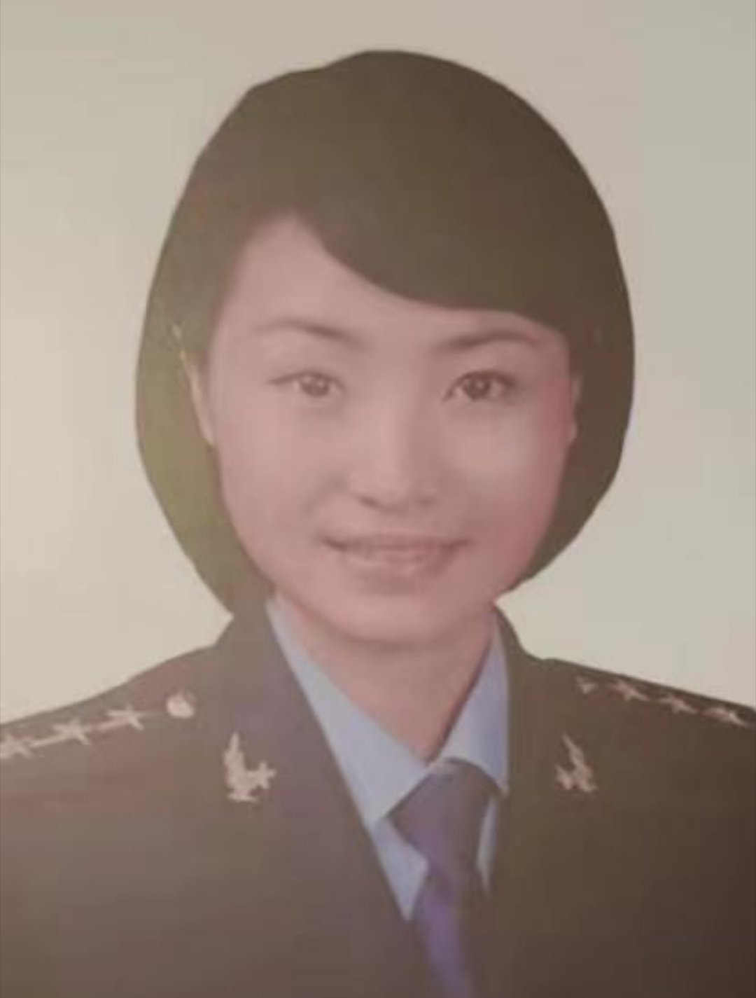 空军飞行员余旭，于2016年11月12日，在执行飞行训练任务中，壮烈牺牲。时年仅