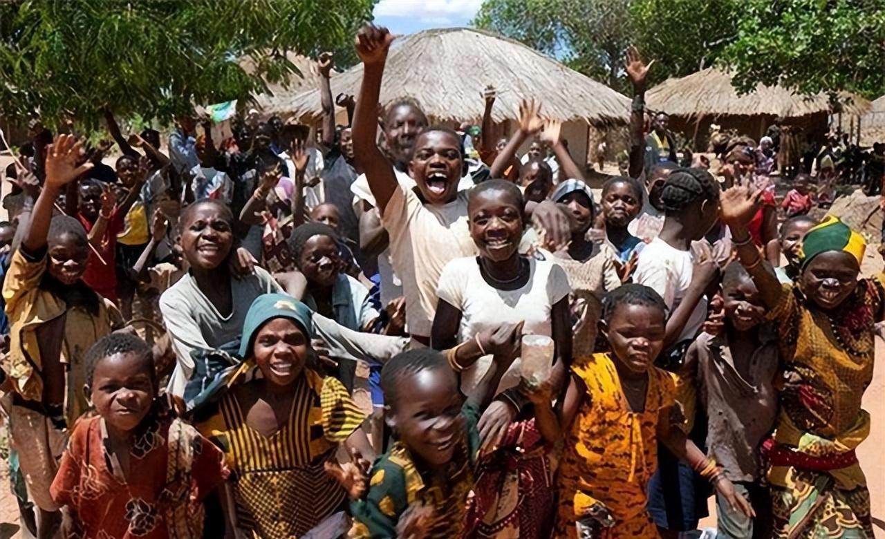 2008年，一非洲小国倾家荡产拿出4万元助我国赈灾，沦为西方国家笑柄，不料，5年