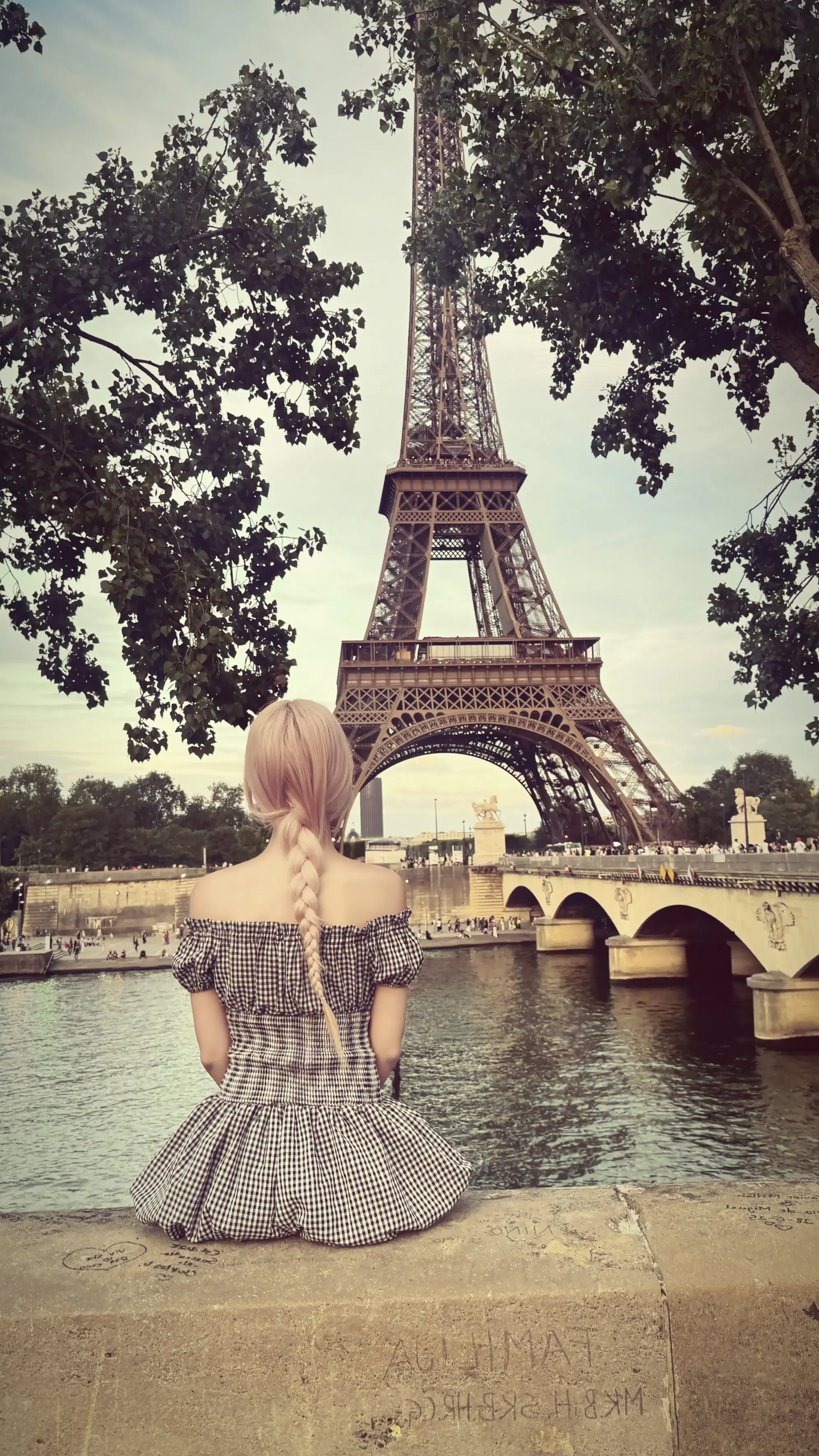 如果巴黎不快乐不如回到我身边