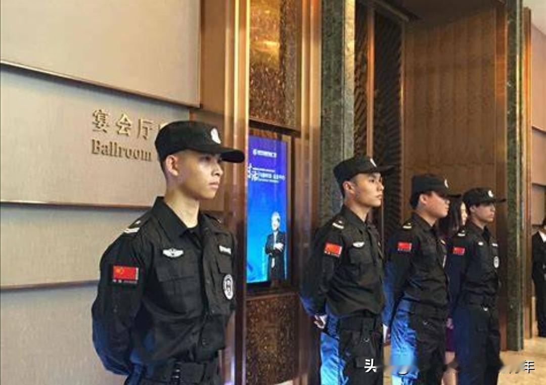 保安公司是真的黑！！！
赚的都是些黑良心的钱。

外包保安，其实就是两方分钱，苦