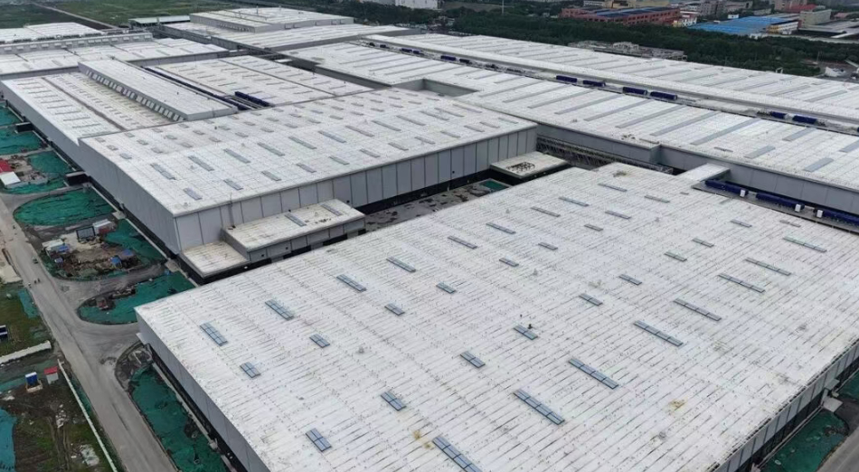 雷克萨斯上海工厂：遍布屋顶的光伏基座，一个集高端制造、绿色能源、产业链协同于一体