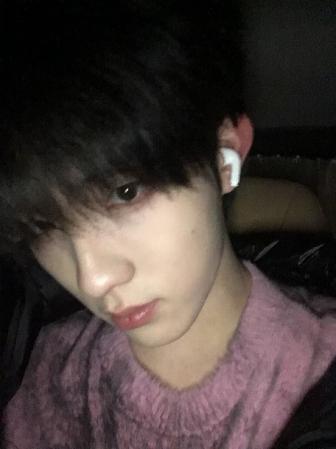 苏新皓粉色毛衣怼脸拍苏新皓粉色毛衣怼脸拍来啦！一大早看到自拍直接被帅清醒了呀~ 