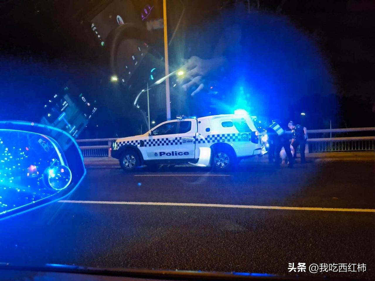 下班路上救了个打算跳桥自杀的
真是没想到啊，下班路上救了个要跳桥的，还是M1上面