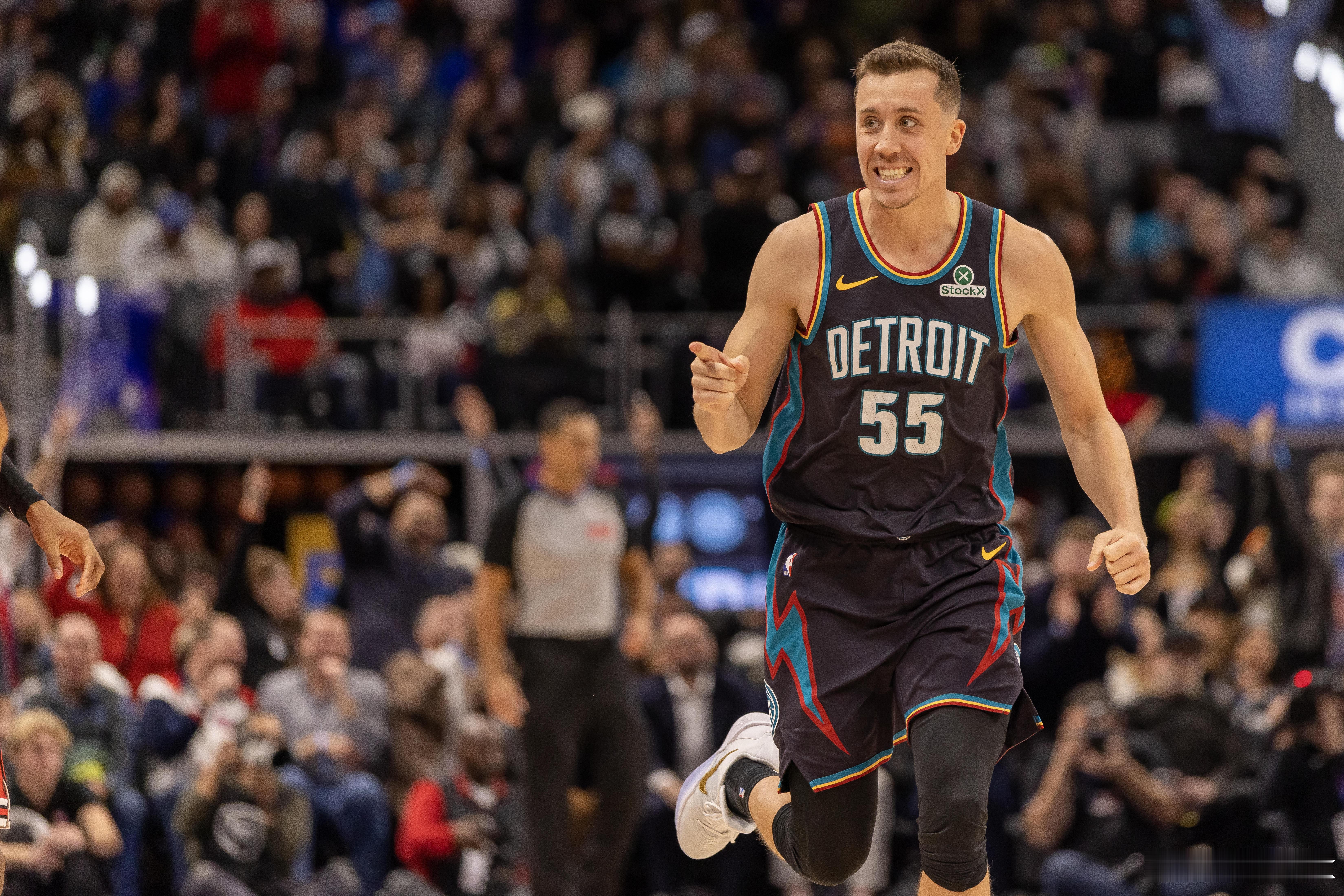 斯波谈邓肯罗宾逊：“我依然支持邓罗。他是我们这里最成功的案例之一。在他签约后，我