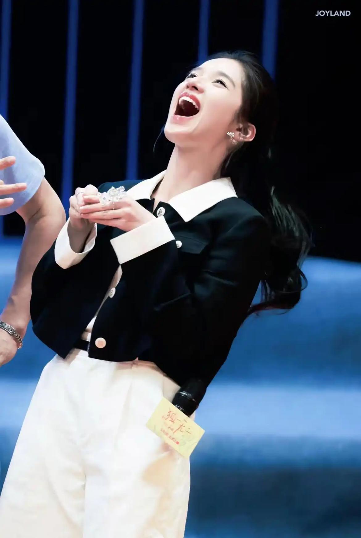 我的今日状态：😁轻松愉快
我这里的天气：☀️晴天