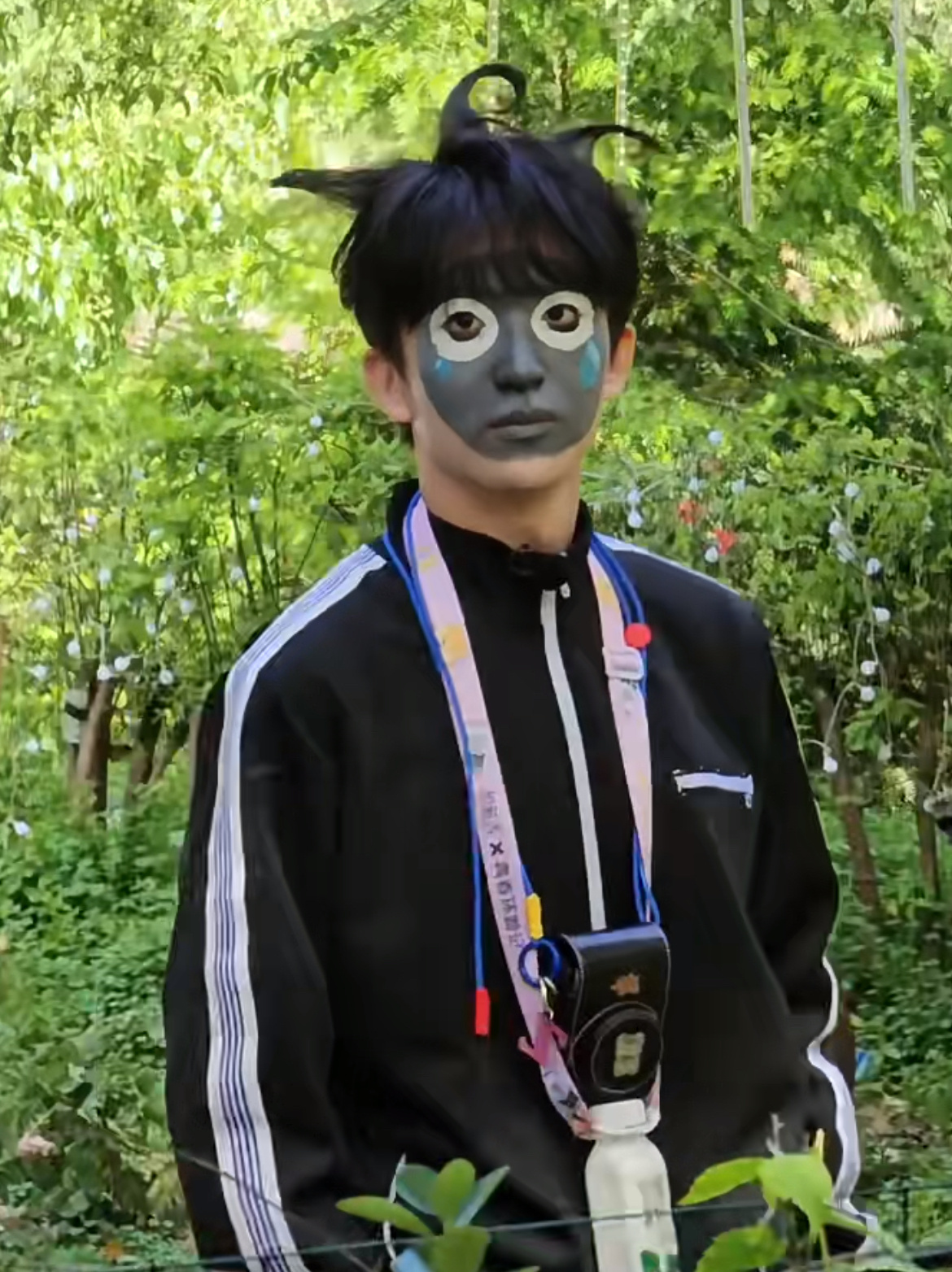 #黄子弘凡你怎么不笑啊##青环5全员cos表情包#黄子弘凡你怎么不笑啊？是生性不
