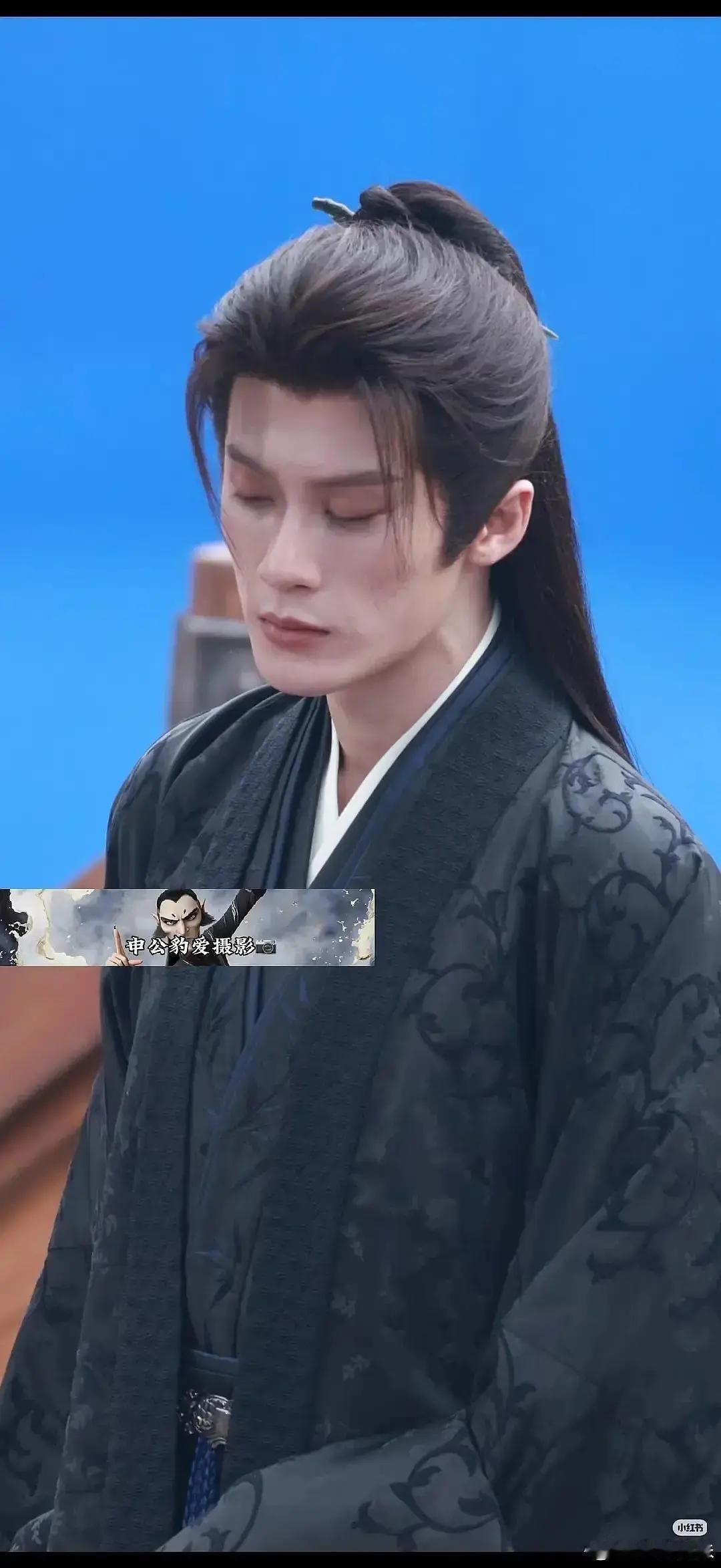 檀健次怎么变🥭脸了？太瘦了脸凹也不好啊 