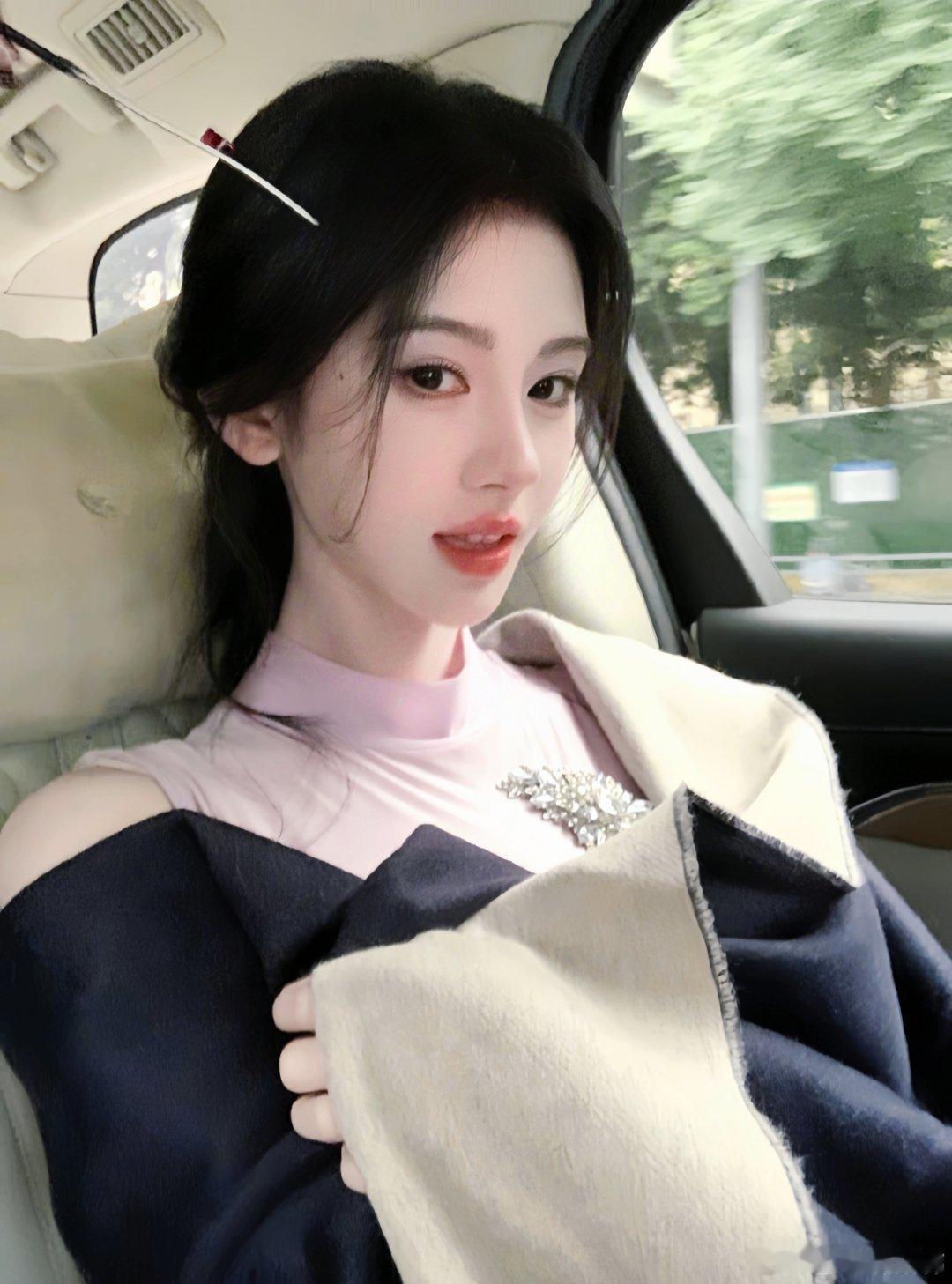 ˚₊‧🩹一顆小貓乳牙ഒ ₊⁺ ​​​鞠婧祎苏绿夏 🍊鞠婧祎万花世界 ​  ​