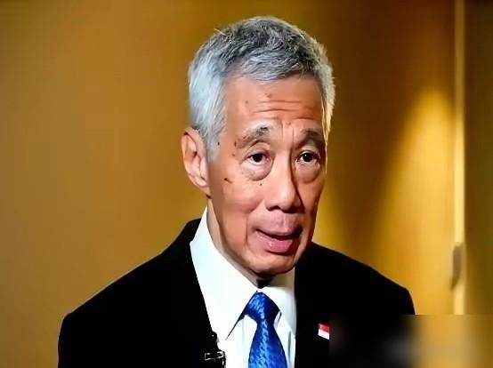 四十条巨轮，头都不回，直接绕过新加坡，奔着海南洋浦就去了。

说真的，搁十年前谁