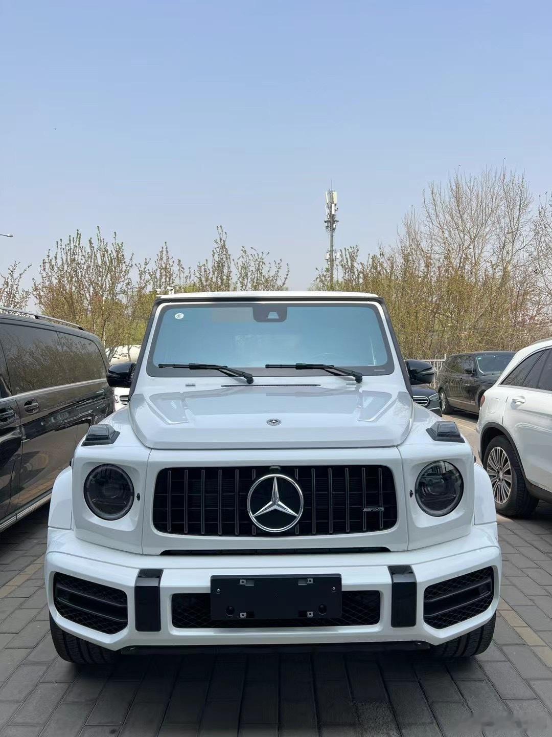 G63 白黑熊猫🐼 带双碳！选配：夜色组件31000 黑轮毂9800 碳纤维内