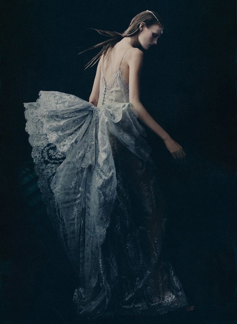 模特Rosalieke Fuchs出镜美版《V Magazine》2026年1月