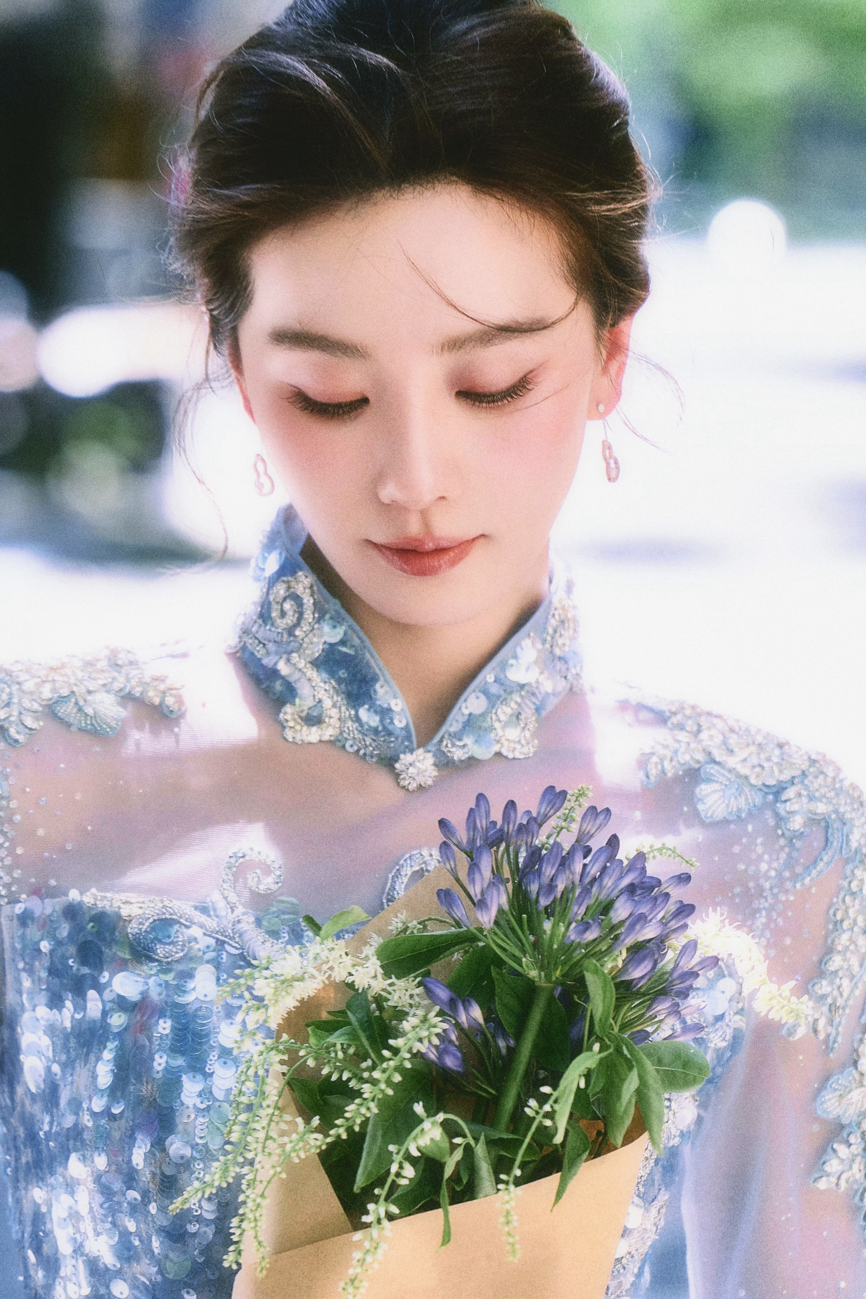 刘诗诗✖️CPB就像炎热夏日里的一阵风简单干净，太美惹~CPB认领了刘诗诗