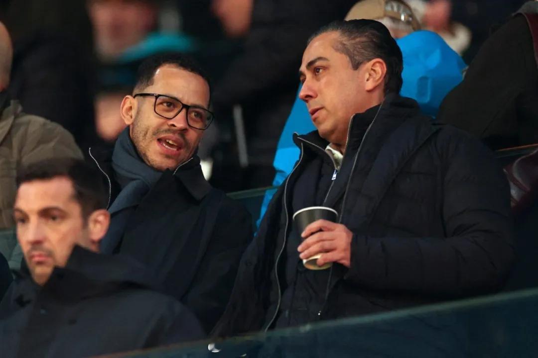 切尔西主帅罗塞尼尔表示，自己拥有切尔西老板的全力支持。罗塞尼尔说：“他们支持我，