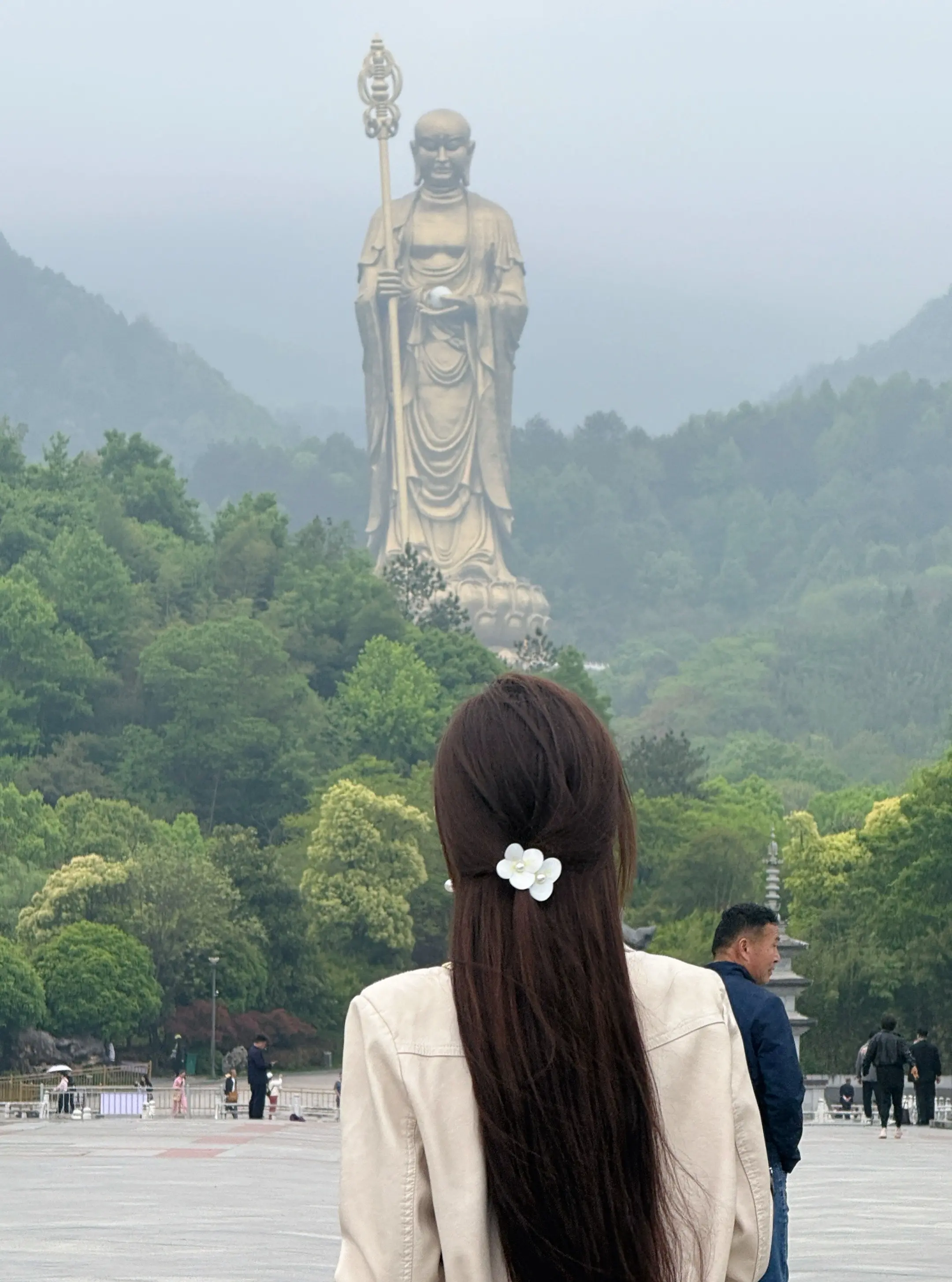 我从远方而来，赴你一面之约，不求大富大贵，只求平安顺遂，一方净土，三柱...