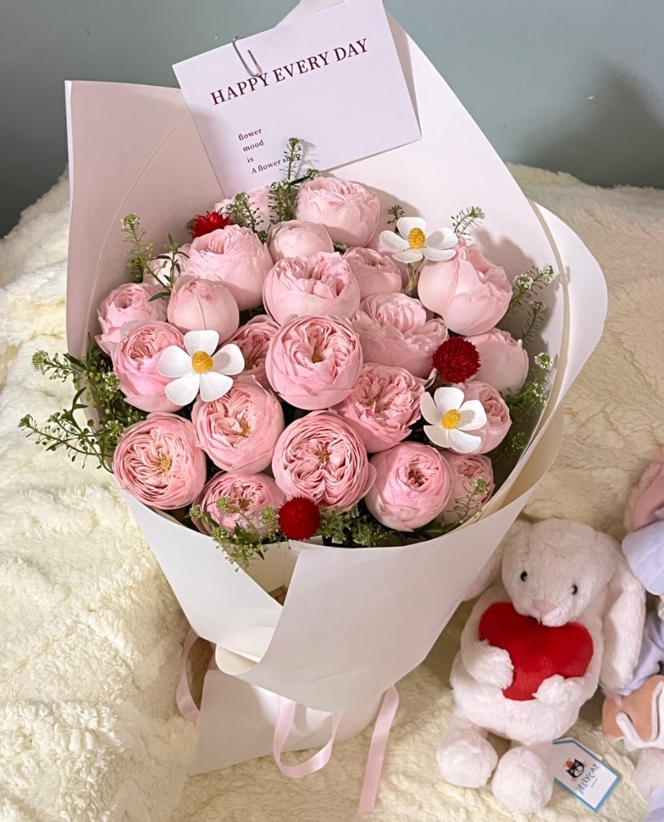 婚姻生活坦白局婚姻，并非一地鸡毛的无奈，而是烟火里绽放的甜。夜晚，华灯初上，我们