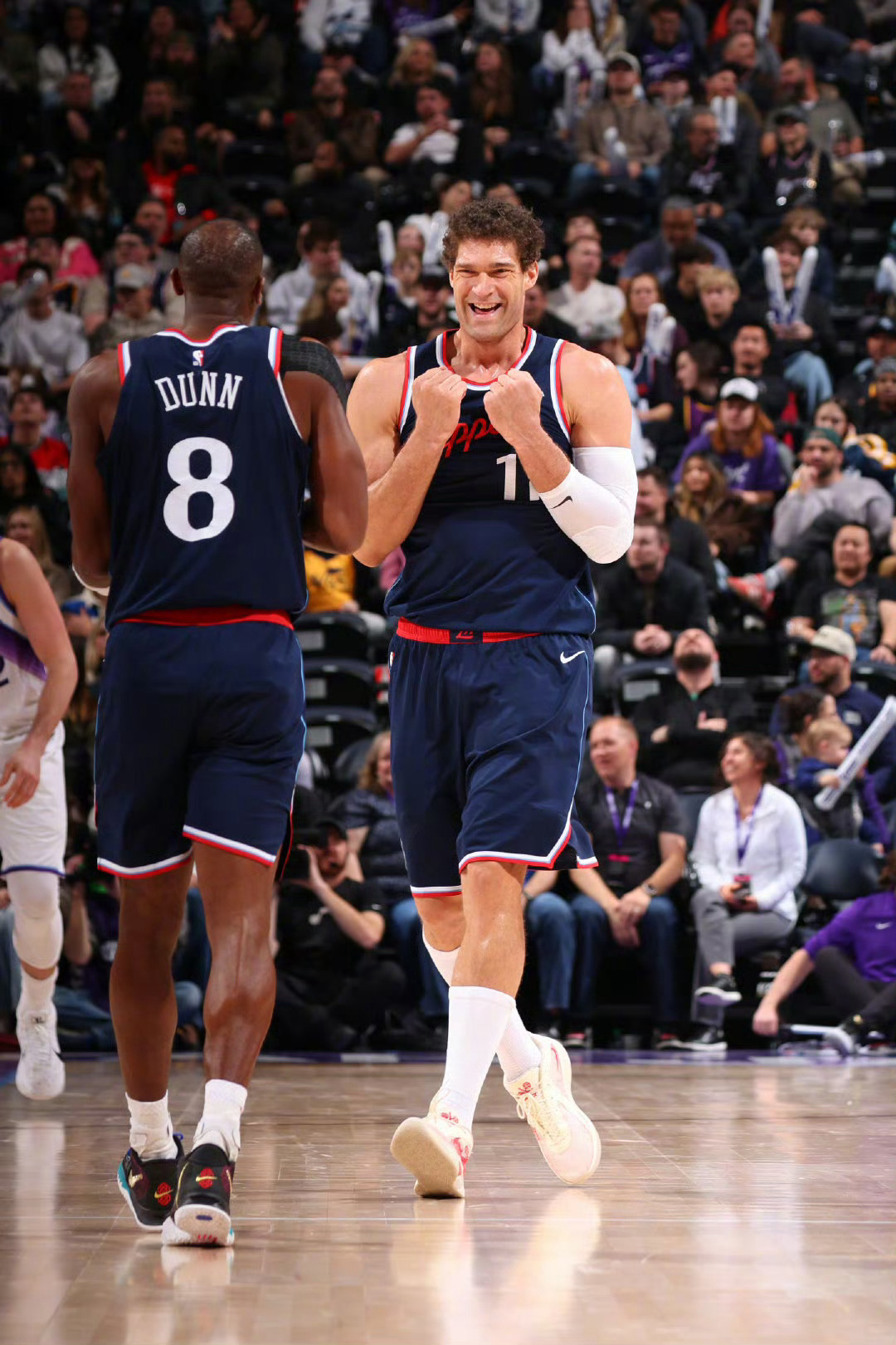 船记：从6胜21负到22胜24负的转变令人惊叹，这几乎不可思议！ 