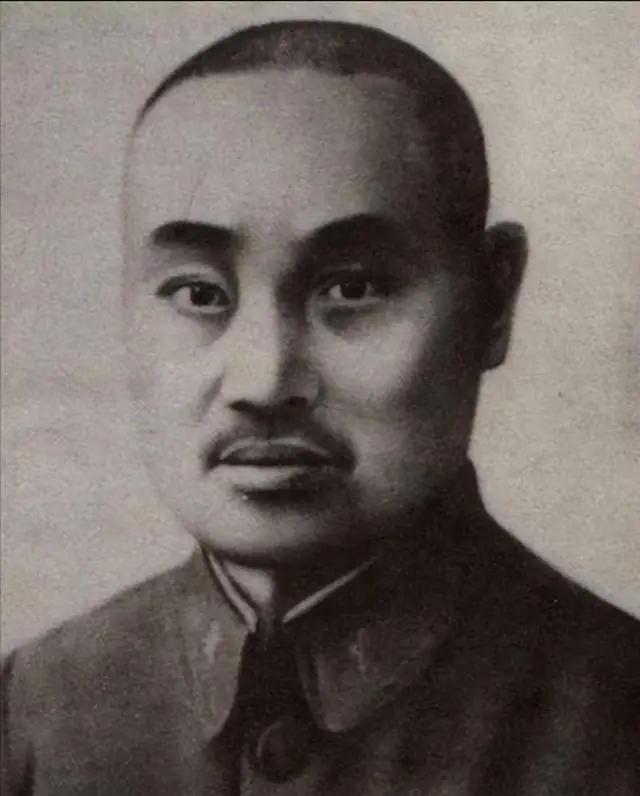 血战台儿庄时，王铭章师长发出的最后一封电报：“十万火急，徐州李长官并告蒋委员长：