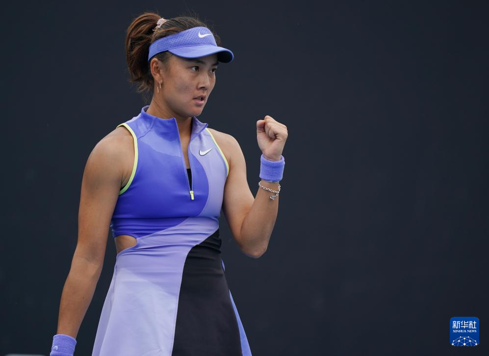 澳网2026 女单资格赛第二轮，以7-6(5)、3-6、6-4险胜玛利亚·卡莱，