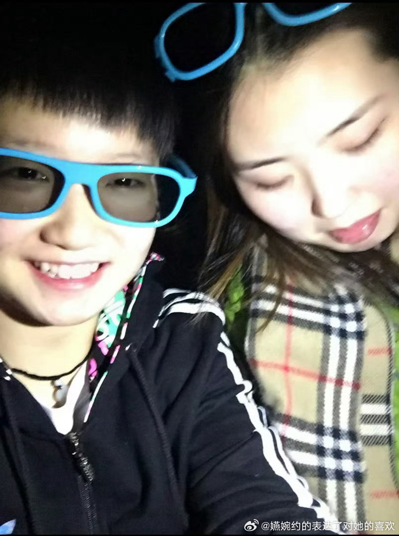 我只觉得满满的胶原蛋白，特别水灵诶，特别可爱特别小猪的几张照片，对我们妈粉就这样