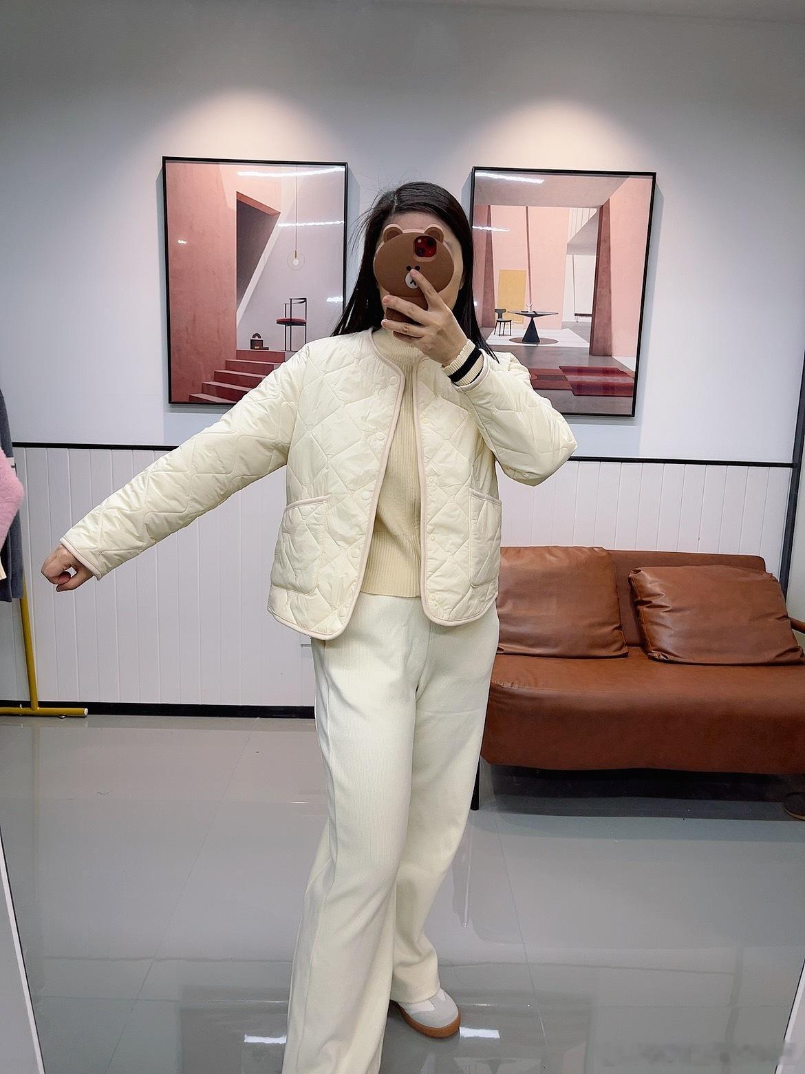 杭杭好物 推荐一款棉外套~非常轻薄但同时又非常保暖的一款棉外套，里外聚酯材料，中