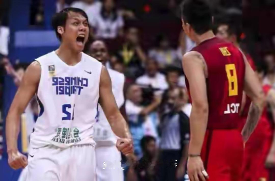 给中国男篮泼盆冷水。不能再重蹈覆辙一块石头绊两次脚。跌入谷底万劫不复呀！
201