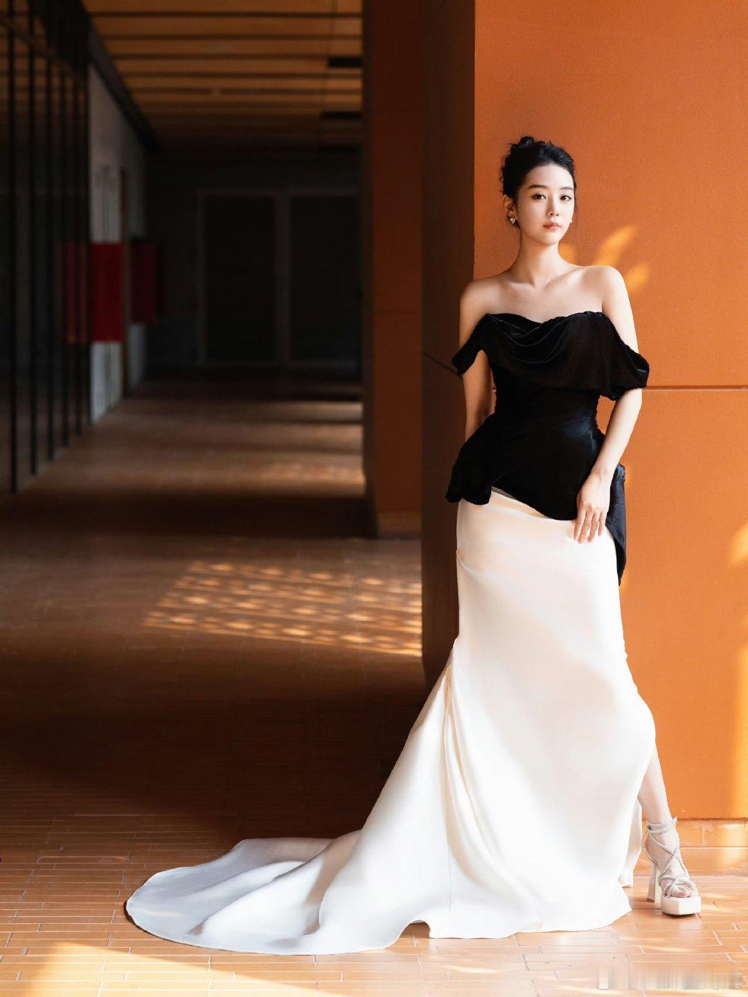 徐艺真曾因拍下水戏生病半年徐艺真拍落湖戏，生理期也不退缩，结果身体出了问题，半年