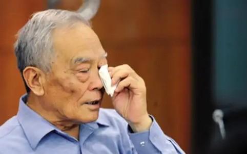 2004年，国学大师季羡林69岁的儿子季承，和原配妻子离婚后，娶了比自己小40岁