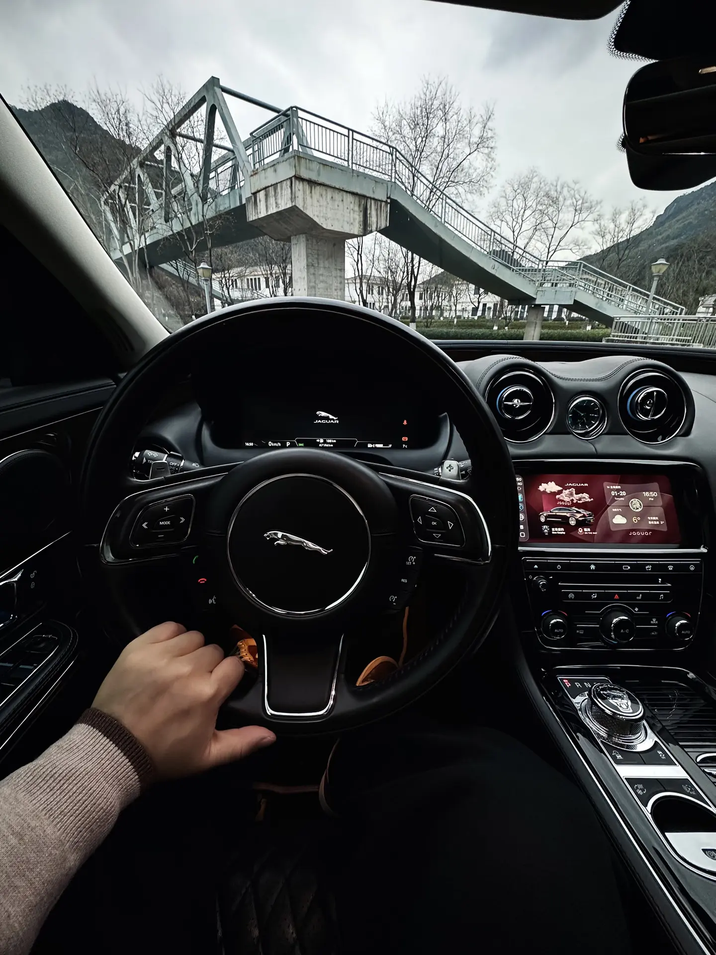 黑，是极致的高级。