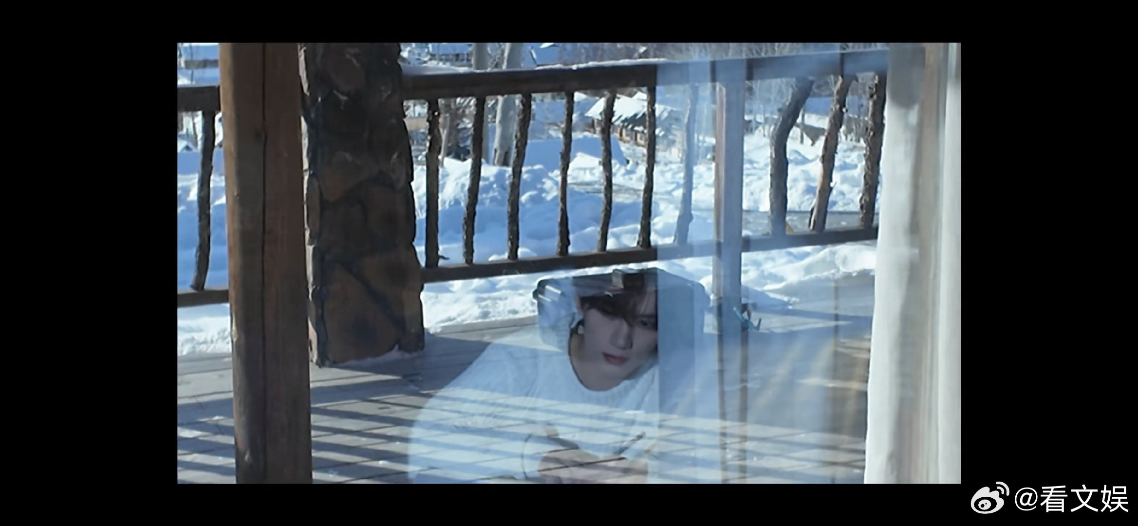 丁程鑫睫毛结霜丁程鑫冬天vlog丁程鑫分享冬天 的vlog，在雪地里拍摄到睫毛结