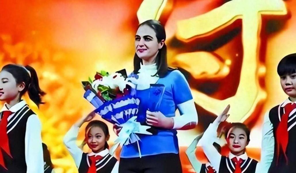 1998年，22岁乌克兰女孩不顾家人反对，远嫁同岁的中国河南男子。结婚9年后，育