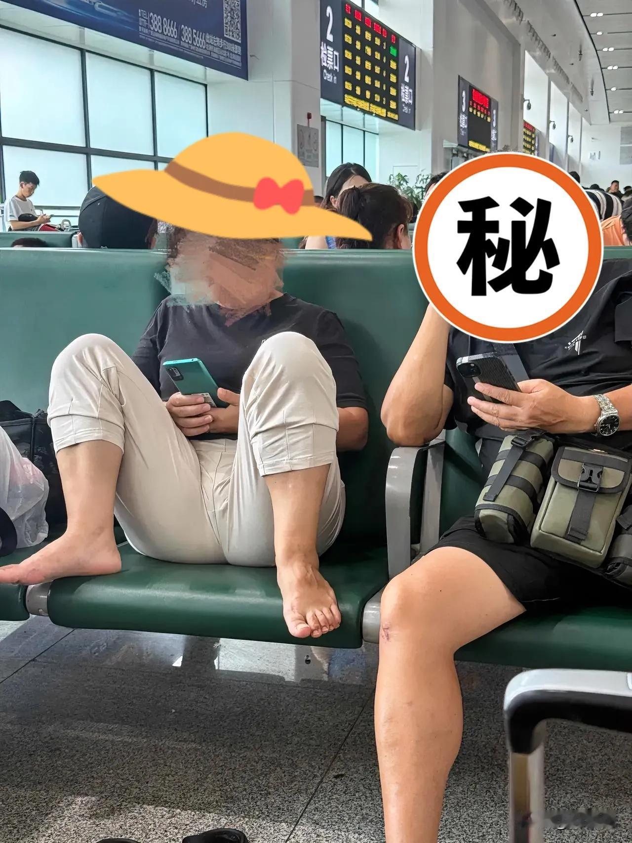 我是不是可以告这个女人对我进行性骚扰？就像武大杨同学那件事一样，真给我整懵了。