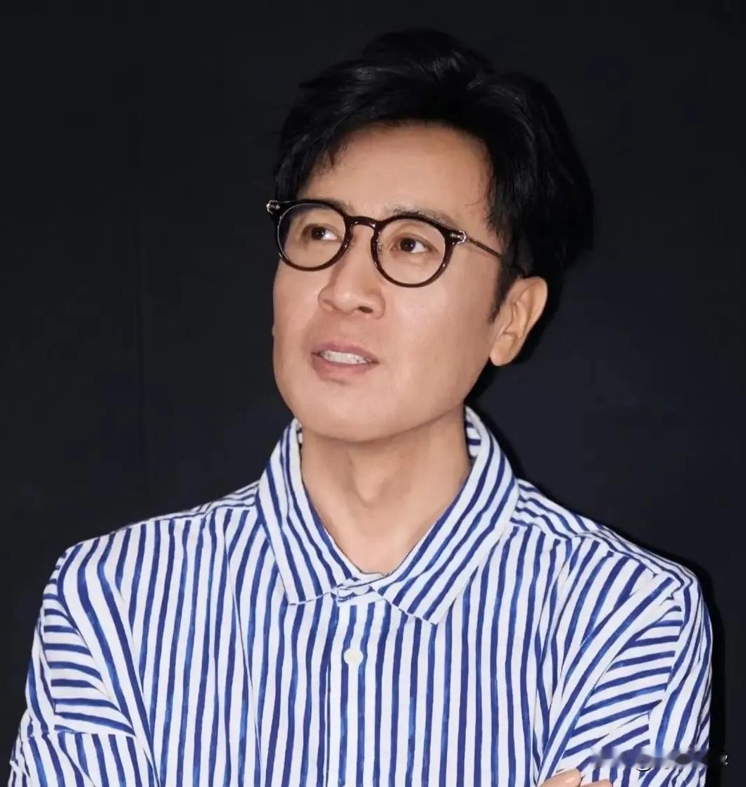 大家有没有发现，于和伟越来越不对劲了？不是演技退步，而是整个人的变化肉眼可见。以