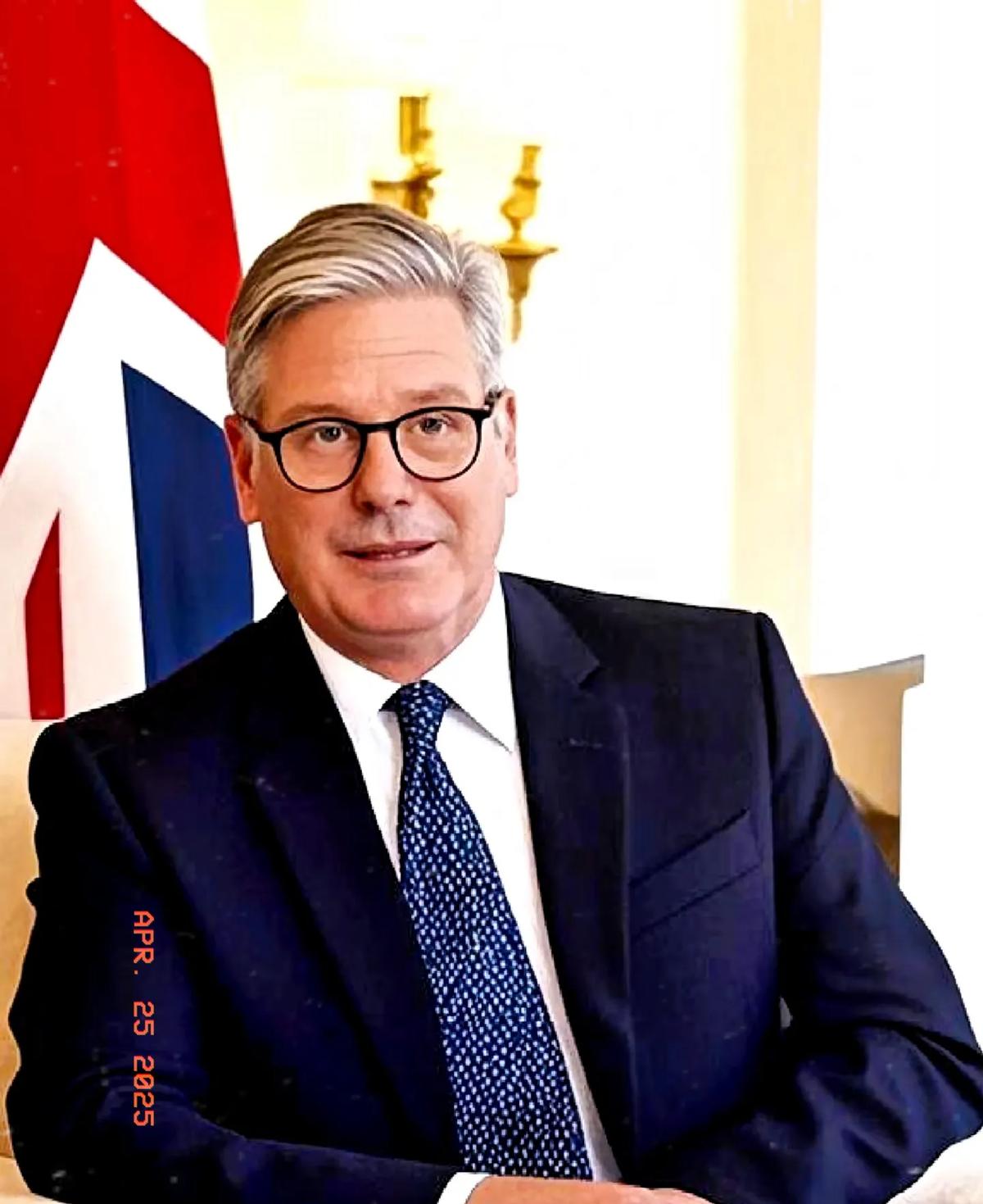 绝无仅有！英国出现一位敢和老美叫板的首相——斯塔默！
说起斯塔默，他1962年9