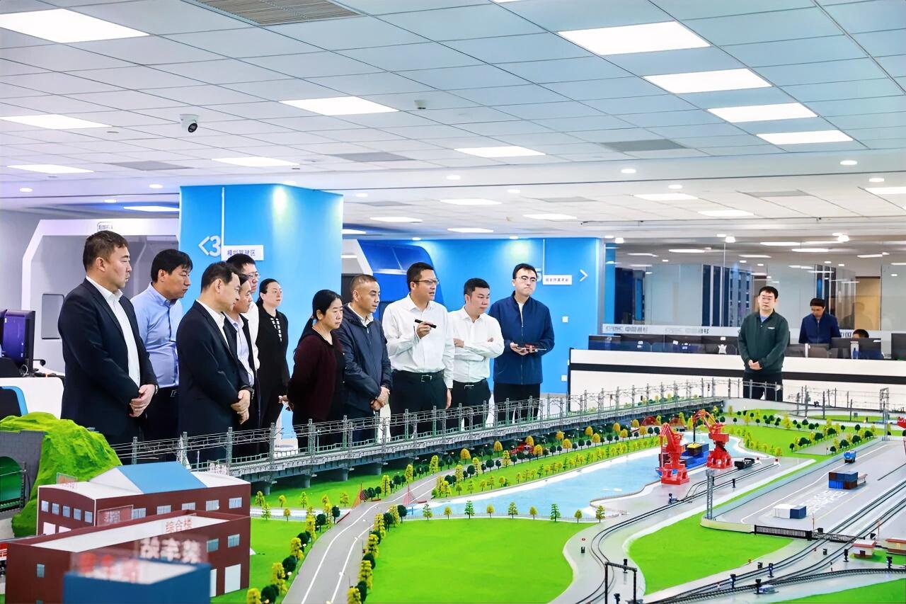 4月29日，金华市轨道交通控股集团有限公司党委书记、董事长楼益康率队到访中国通号