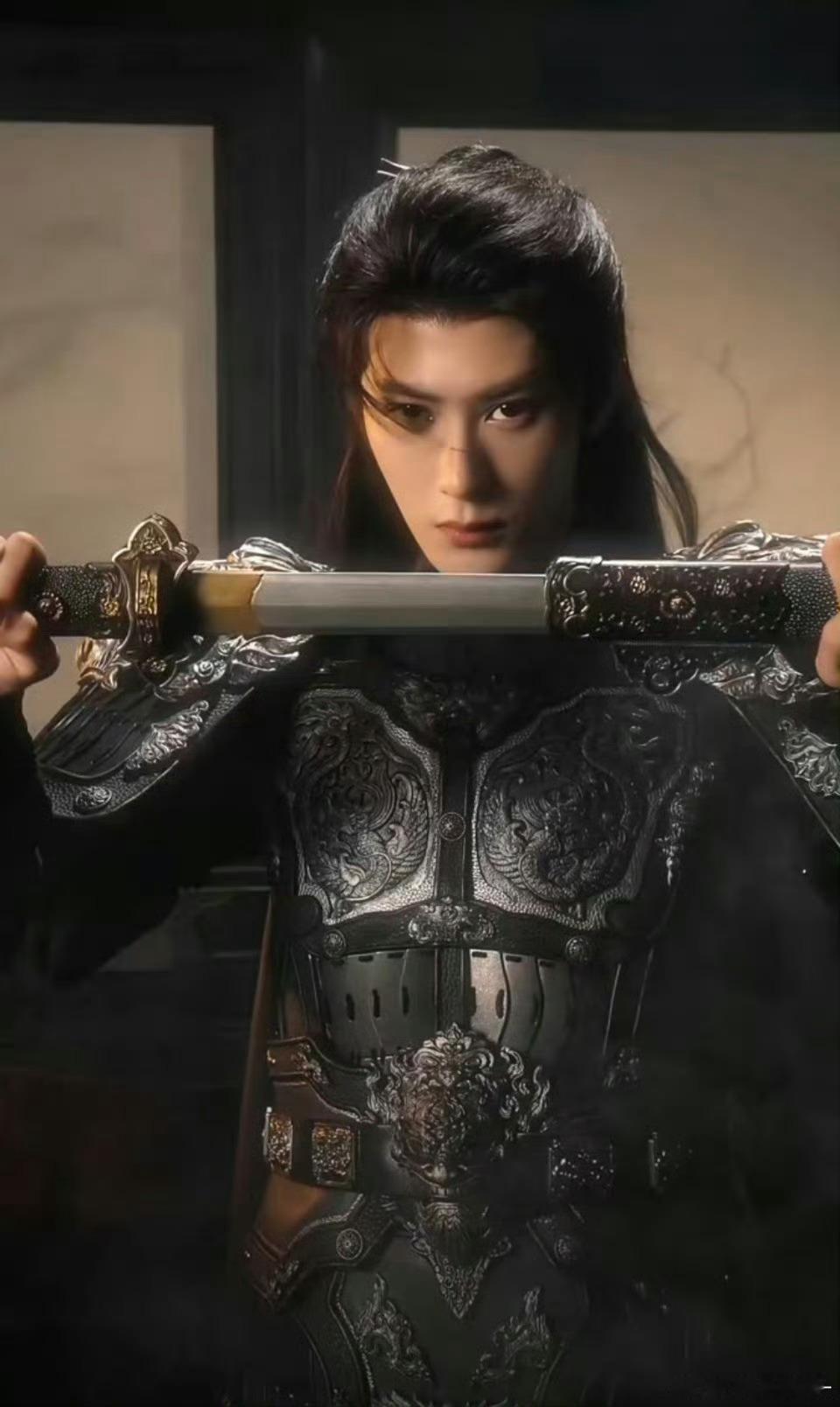 檀健次卢昱晓新剧开机照谁懂我有多期待檀健次演古装权谋剧《何不同舟渡》。毕竟当初认