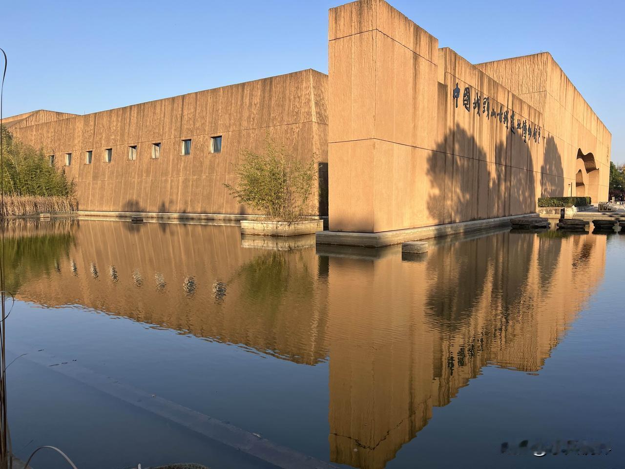 中国城头山古城遗址博物馆超值得一逛！它位于湖南常德澧县，这里的遗址距今6500 